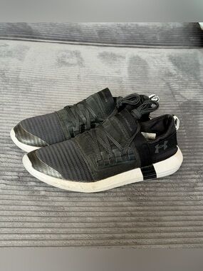 Under Armour Black Youth Slip-On Athletic Sneakers Shoes size kid 7 child